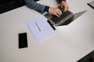 Seu currículo passa pelos filtros automáticos? Aprenda a superar a triagem em 2026